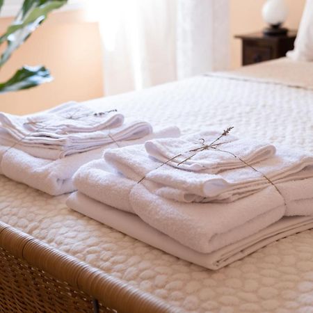 Appartamento Mediterranean House - 12 Min From Acropolis! Atene Esterno foto