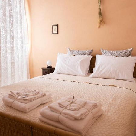 Appartamento Mediterranean House - 12 Min From Acropolis! Atene Esterno foto