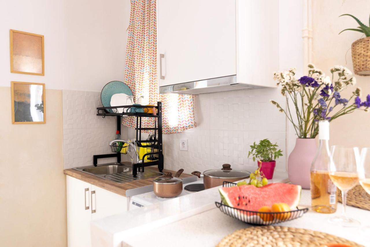 Appartamento Mediterranean House - 12 Min From Acropolis! Atene Esterno foto