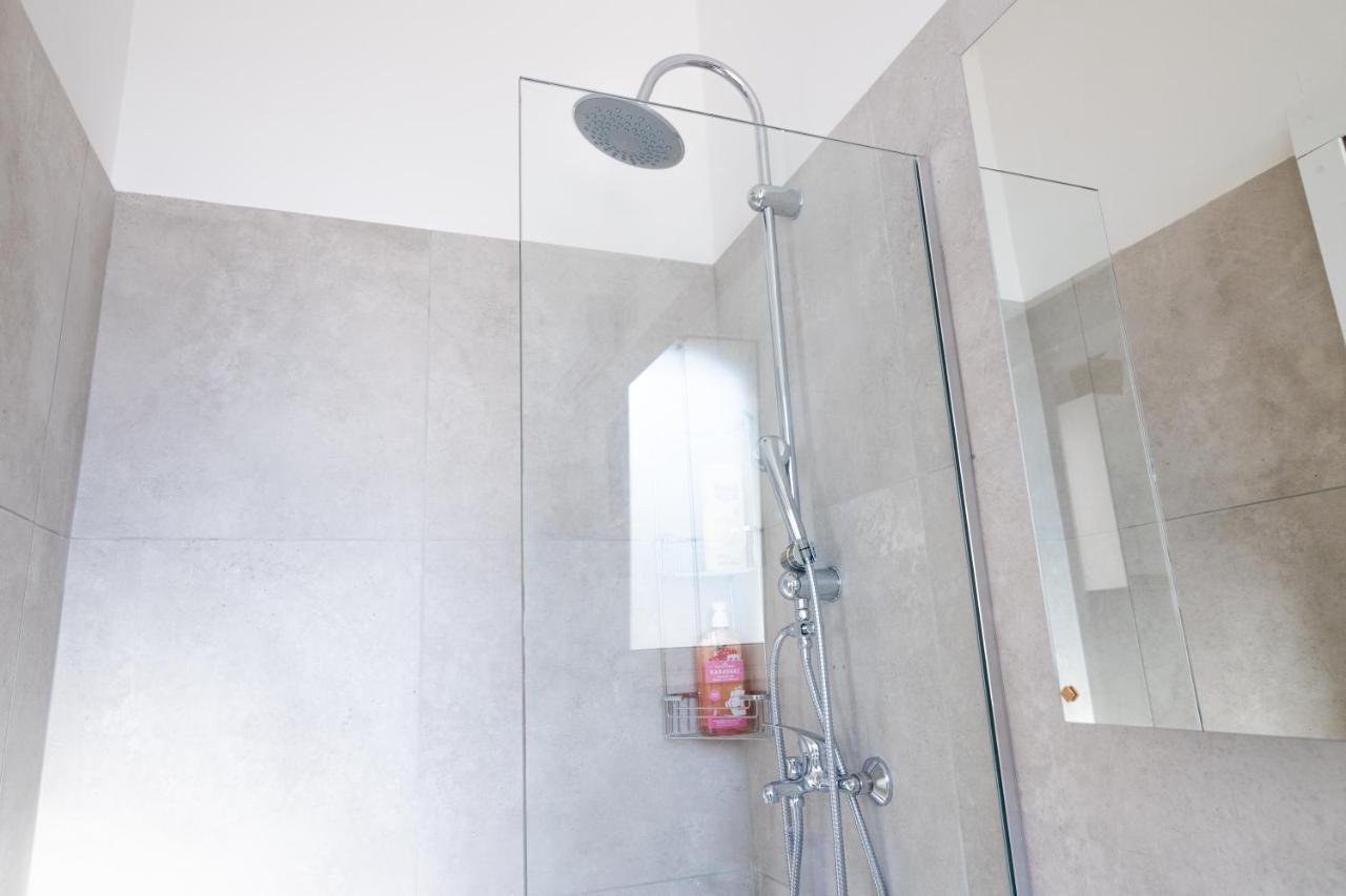 Appartamento Mediterranean House - 12 Min From Acropolis! Atene Esterno foto