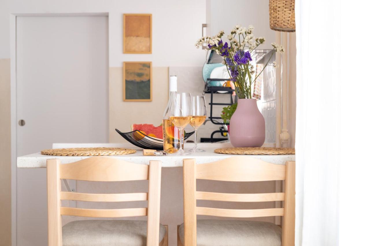 Appartamento Mediterranean House - 12 Min From Acropolis! Atene Esterno foto