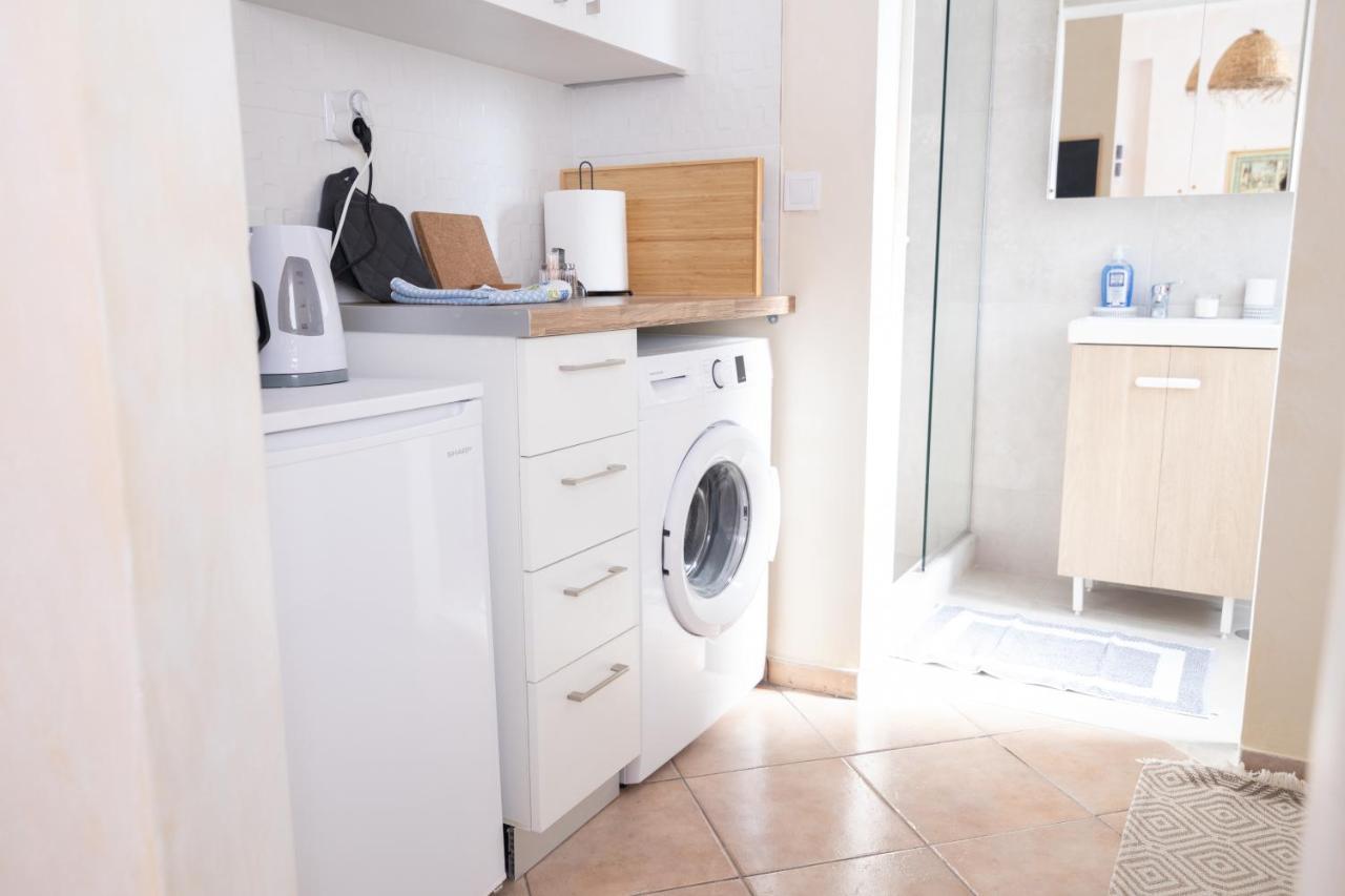 Appartamento Mediterranean House - 12 Min From Acropolis! Atene Esterno foto