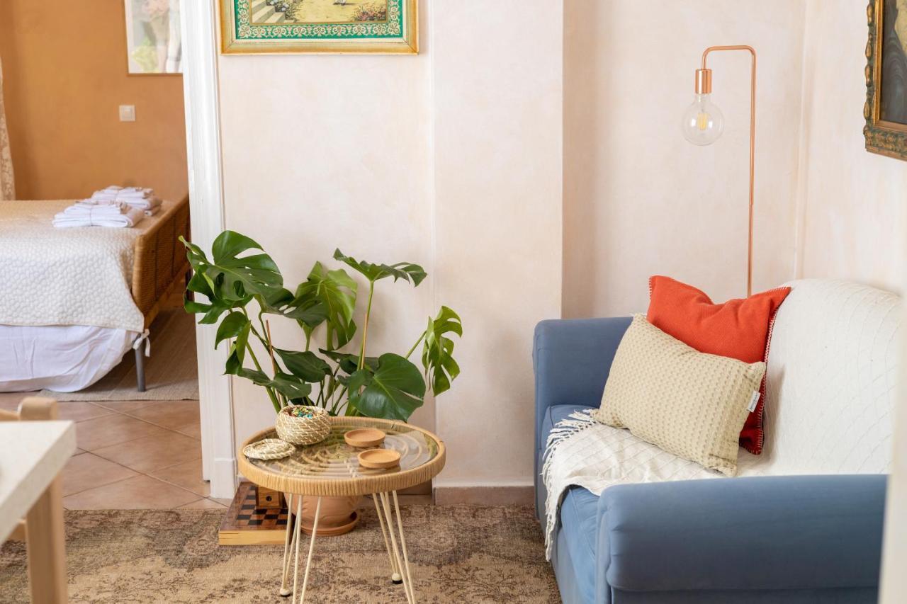 Appartamento Mediterranean House - 12 Min From Acropolis! Atene Esterno foto