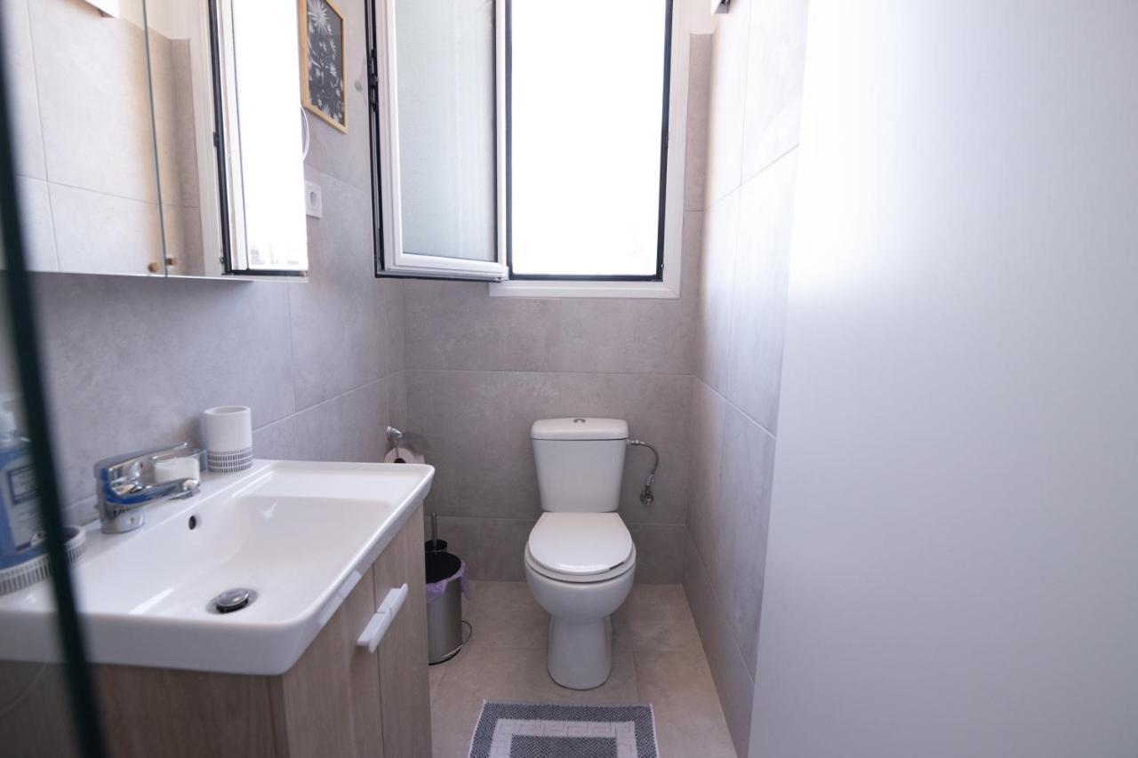 Appartamento Mediterranean House - 12 Min From Acropolis! Atene Esterno foto