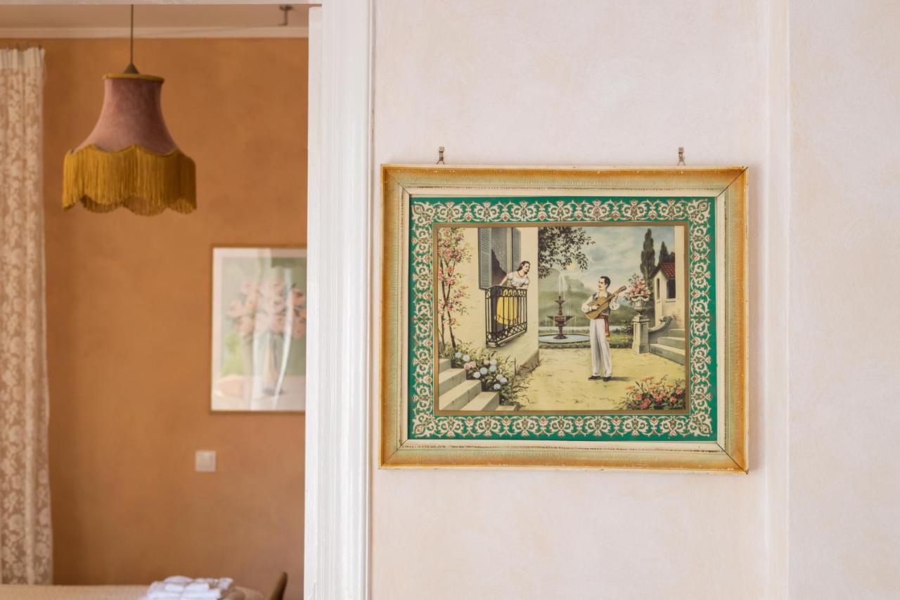 Appartamento Mediterranean House - 12 Min From Acropolis! Atene Esterno foto